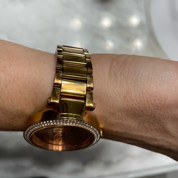 Gold Michael Kors watch - Picture 2 of 6